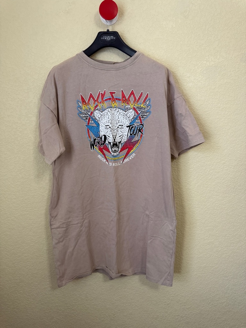 Taupe Graphic Rock & Roll Short Sleeve Tee with POCKETS NWT Size Medium